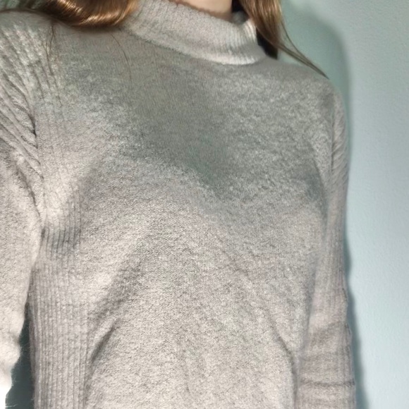 Grey sweater - Picture 2 of 2